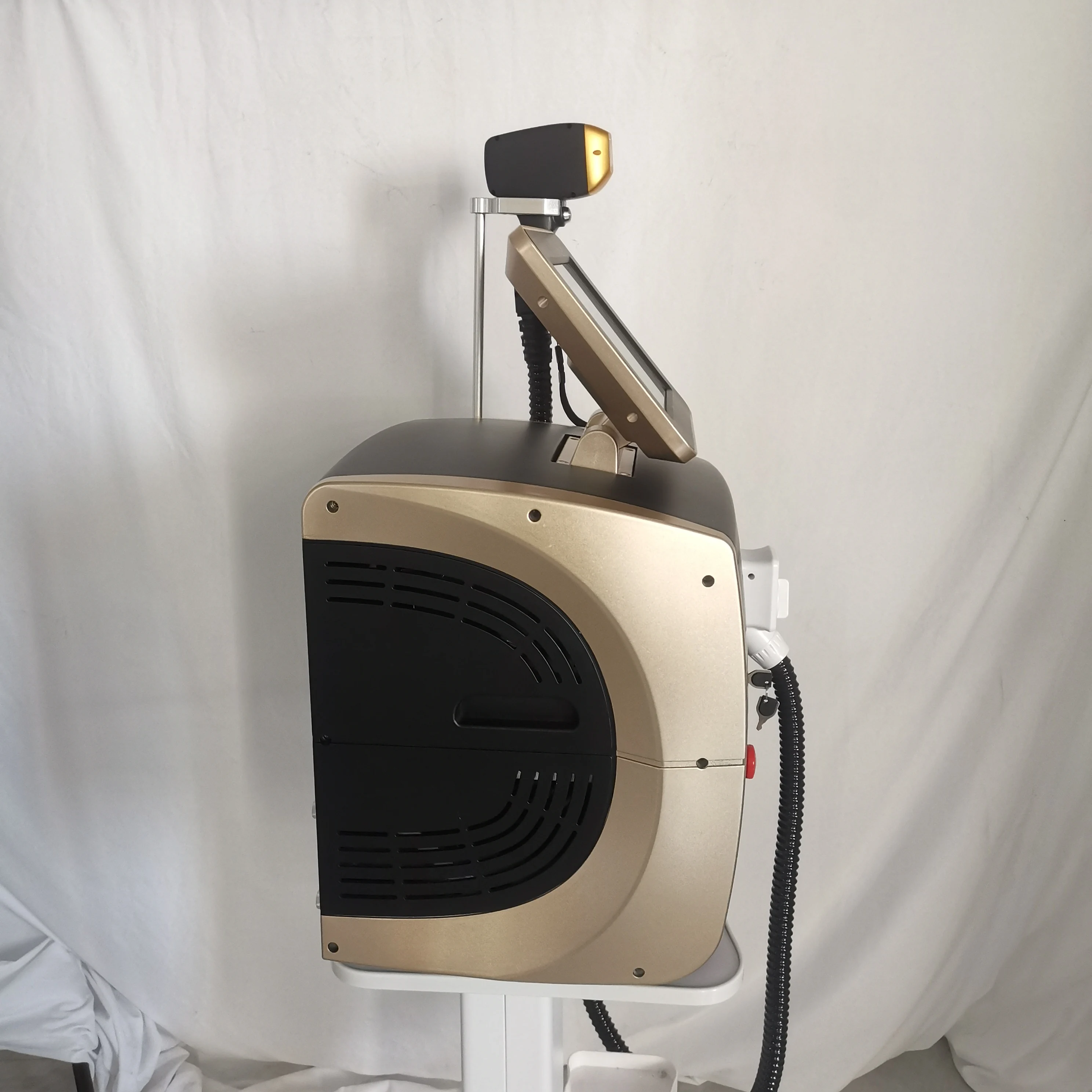 2025 Non-invasive Ice Titanium Painless Three-Wavelength 755/808/1064nm Diode Hair Removal Skin Whitening Machine