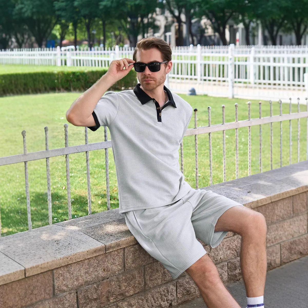 Summer 2025 Men's Fashion Set: Casual solid-color lapel short-sleeved T-shirt. A stylish top paired with shorts