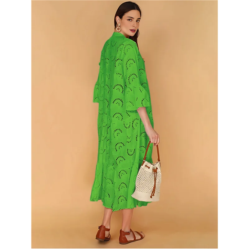 Nuevo vestido largo con bordado de ojales de encaje 2025 para mujer, vestido bohemio fluido con cuello en V y manga trompeta