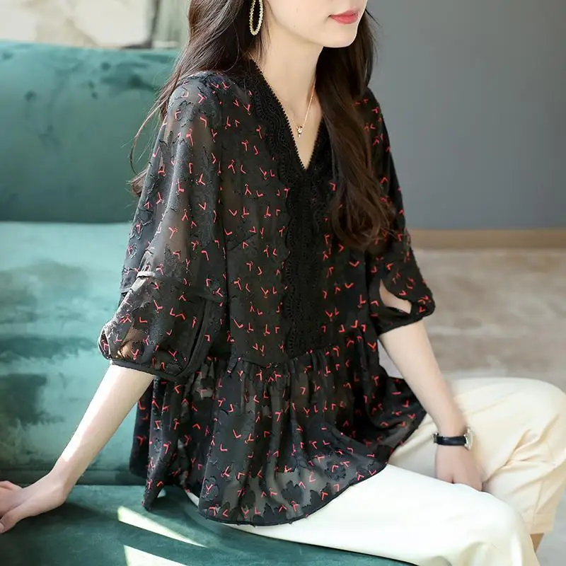 

Elegant V-Neck Printed Spliced Folds Lace Chiffon Blouse Women's Clothing 2023 Spring New Casual Pullovers Office Lady Shirt