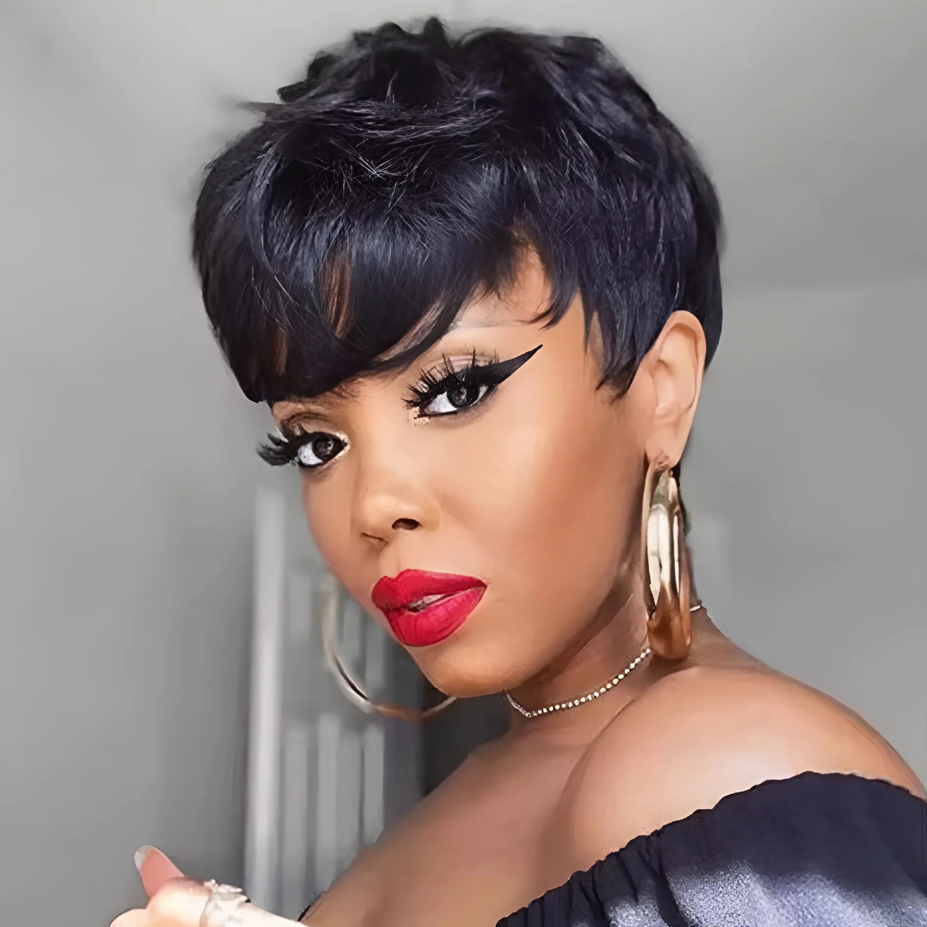 Peluca sintética elegante estilo Pixie para mujer, forma Natural, con tapa de malla con botones y flequillo, fibra resistente a altas temperaturas