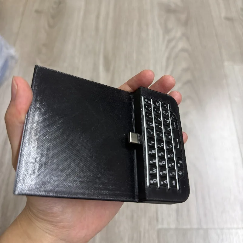 Blackberykbd Q20 Mobile Phone Keyboard Customized for IPhone15/16 Series Typec Wired OTG No Need To Charge Office Keyboard Gift