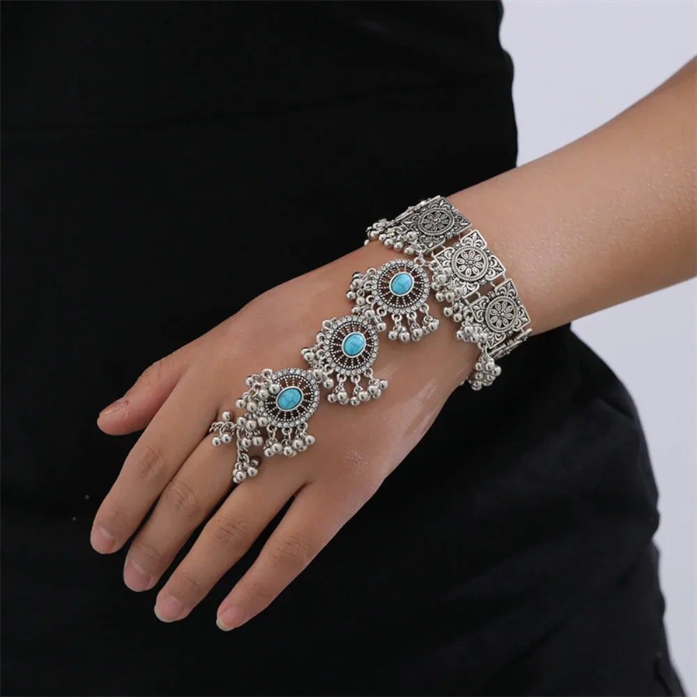 

Indian-Style Bohemian Finger Bracelet Turquoise Minimalist Silver Bracelet Ring Vintage Hollow Tassel Pendant Hand Chain