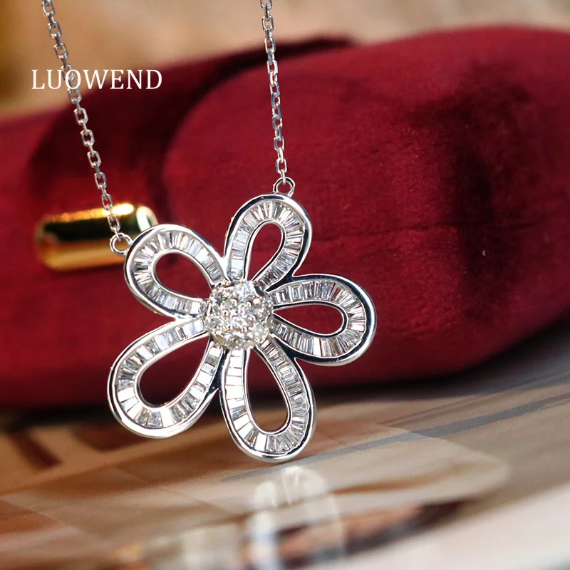 LUOWEND 100% 18K White Gold Necklace Romantic Flower Shape Real Natural Diamond Pendant Necklace for Women High Wedding Jewelry