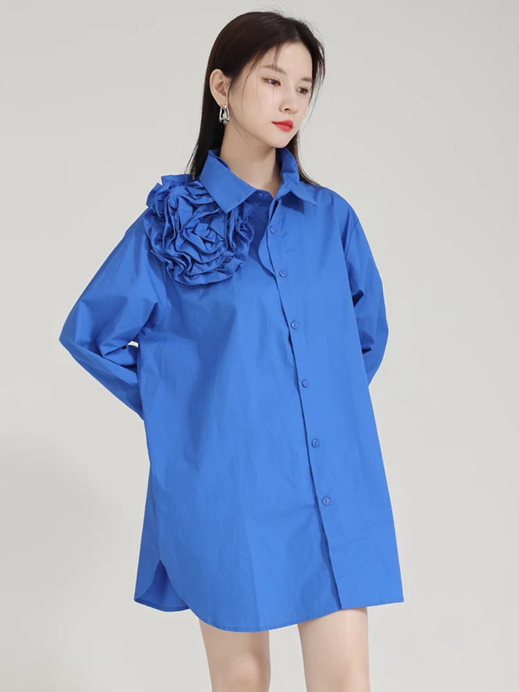 [EAM] Women Blue Three-dimensional Flower Big Size Blouse New Lapel Long Sleeve Shirt Fashion Tide Spring Autumn 2024 1DH6754