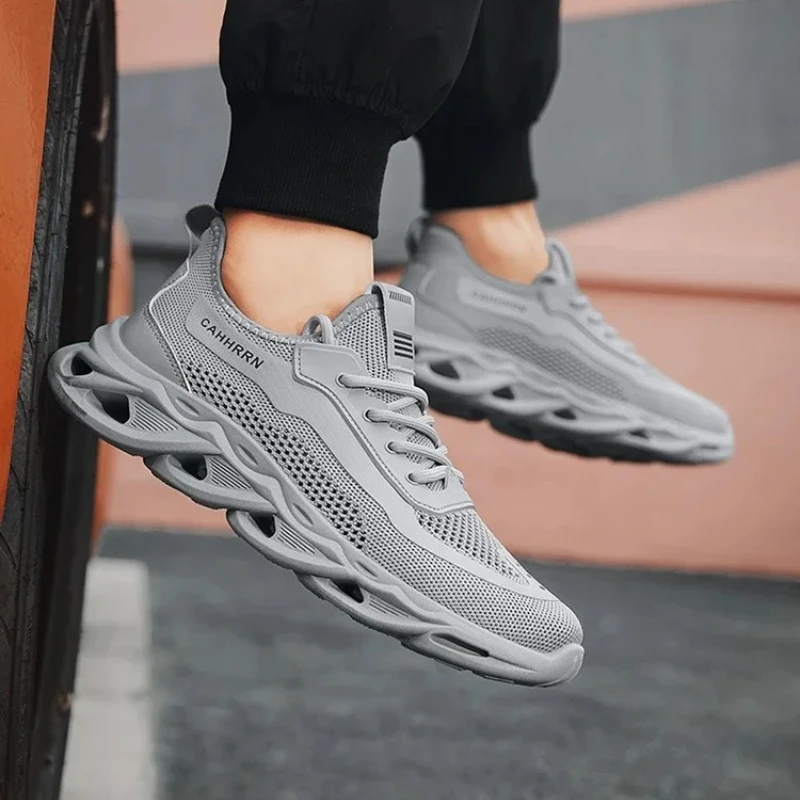 

Hot Trendy Men's High-quality New, Wear-resistant and Anti-slip Mesh Breathable Casual Sports Shoes for All Four Seasons