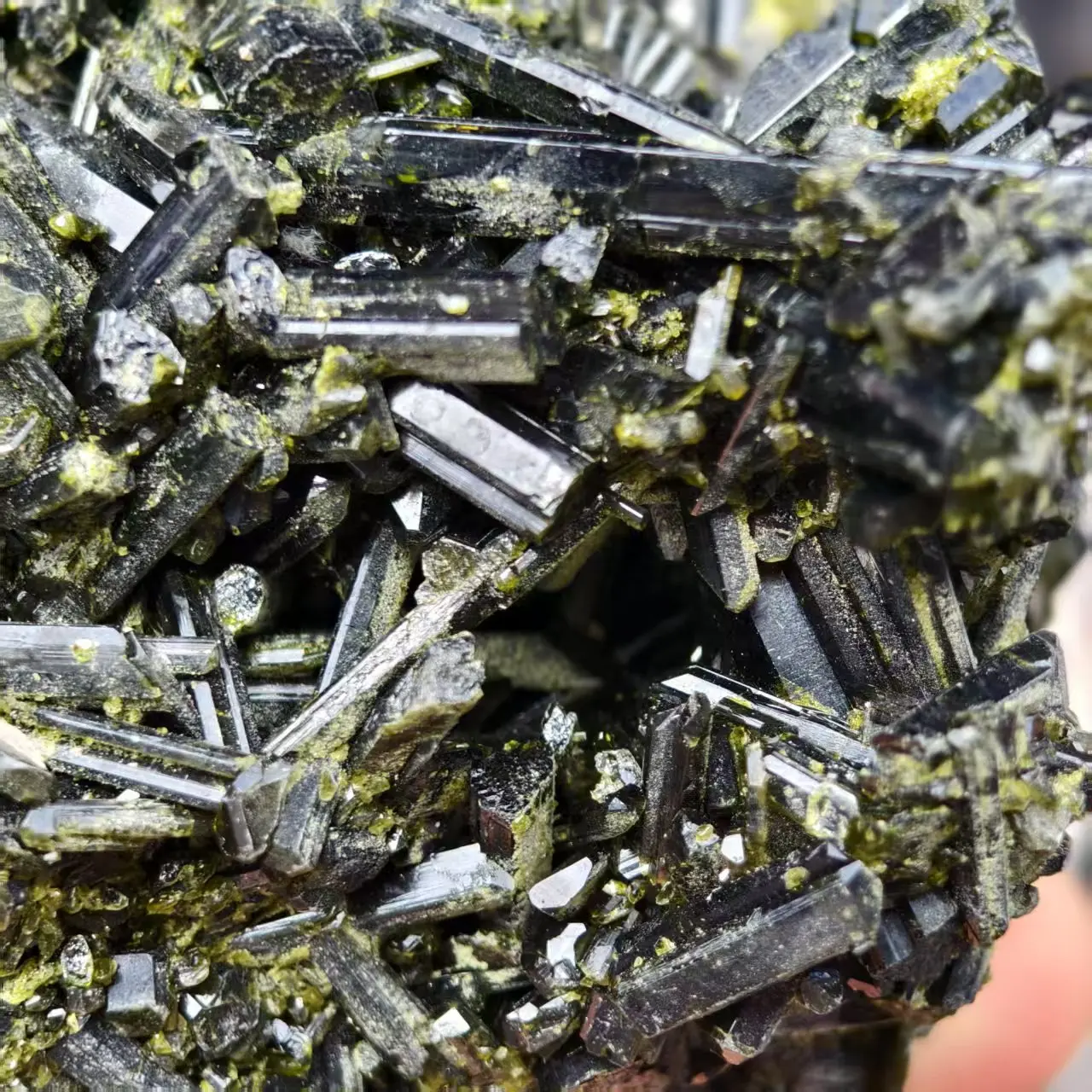 Natural Formed!  Green Tourmaline Raw Stone, Quartz Crystal Green Rough Ore , Mineral, Reiki, Therapeutic, Demagnetizing Stone