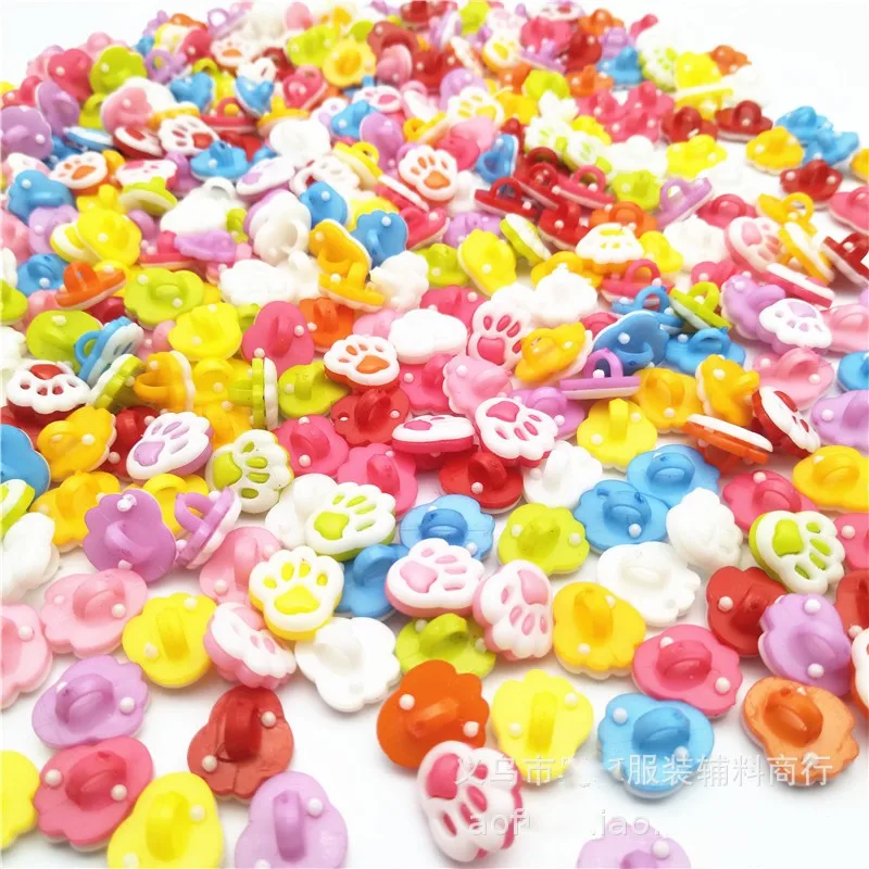 100 Pcs Cute Paw Print Buttons Mixed Color Plastic Cartoon Children Sewing Cloth Button For Handmade Scrapbooking Crafts DIY