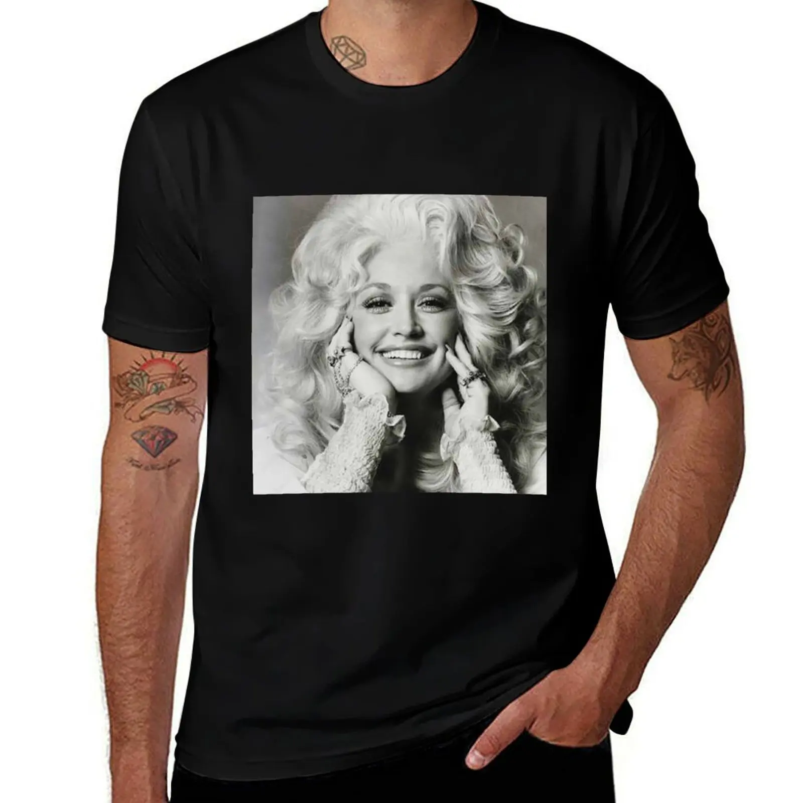 

dolly parton - beautiful retro T-Shirt Gym Exercise Short Sleeve T-Shirt