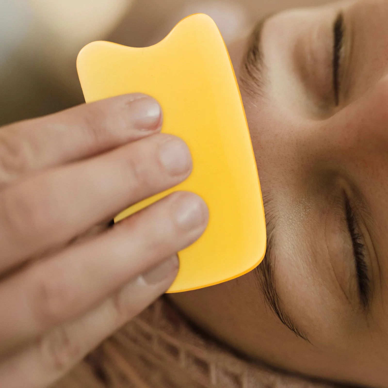 

1Set Resin Gua Sha Face Body Massage Tool Set Multifunction Facial Scraper Muscle Scraping Stick Acupoint Pen Comb Portable