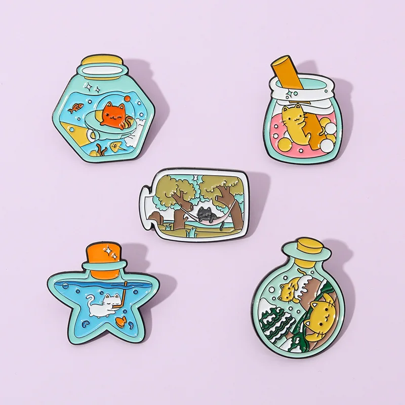 Custom Funny Underwater Cat In Bottle Enamel Pins Cartoon Cat Sculpt Dive Swim Brooch Lapel Badges Bag Accessories Jewelry Gifts