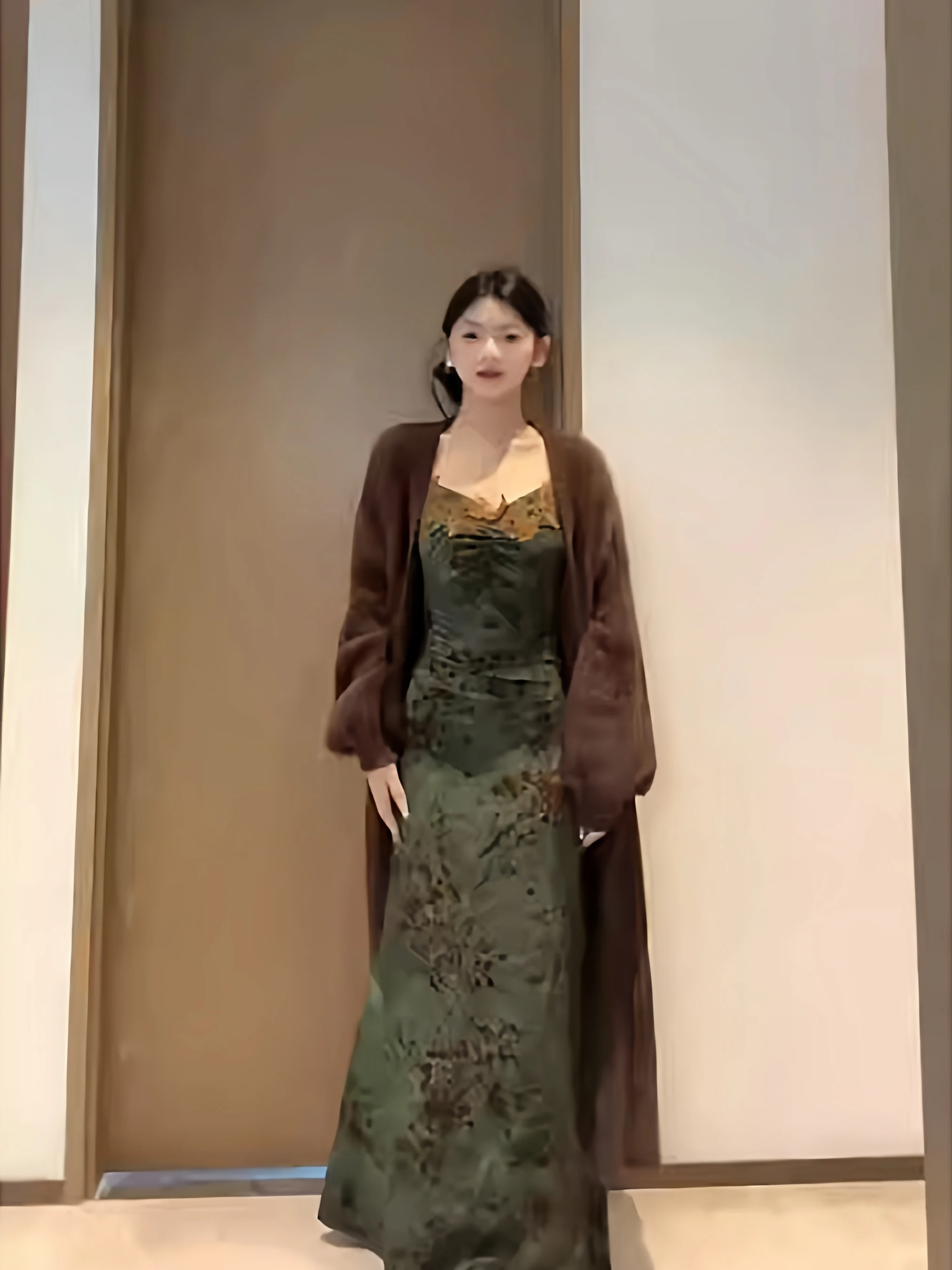 

Ретро-комплект из двух предметов: вязаное макси-платье с цветочным принтом, женский весенний костюм с завышенной талией, поясом, V-образным вырезом и длинными рукавами, повседневный модный ансамбль