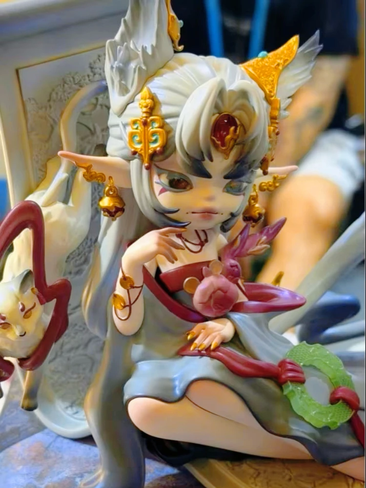 Vintage Collectible Figures - Figur Koleksi Dominator Svia YQC Boneka