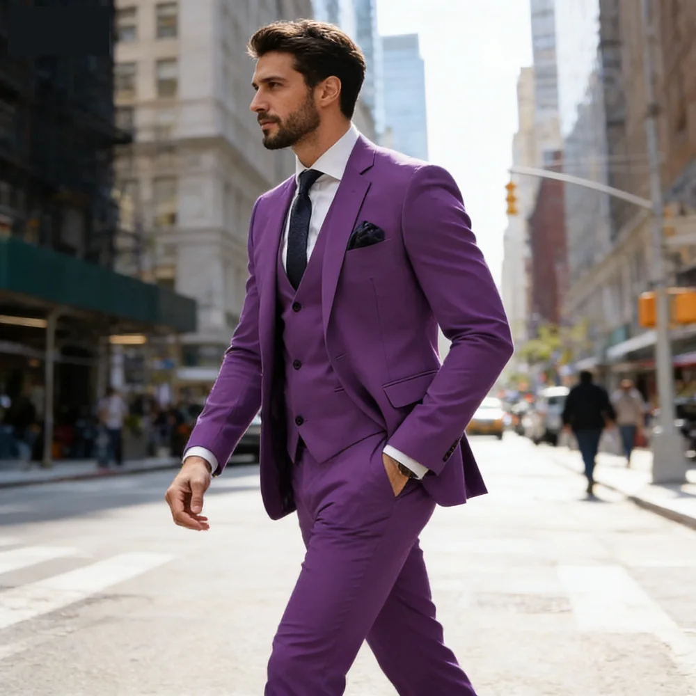 

Мужской приталенный свадебный смокинг из 3 предметов: пиджак с двумя пуговицами и заостренными лацканами, жилет и брюки для торжественных мероприятий