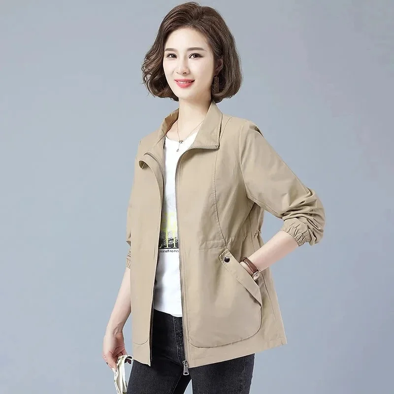 2024 New Spring Autumn middle aged Women Jacket Fashion Pocket Zipper Jackets Causal Long Sleeve Windbreaker Female Short Outerw