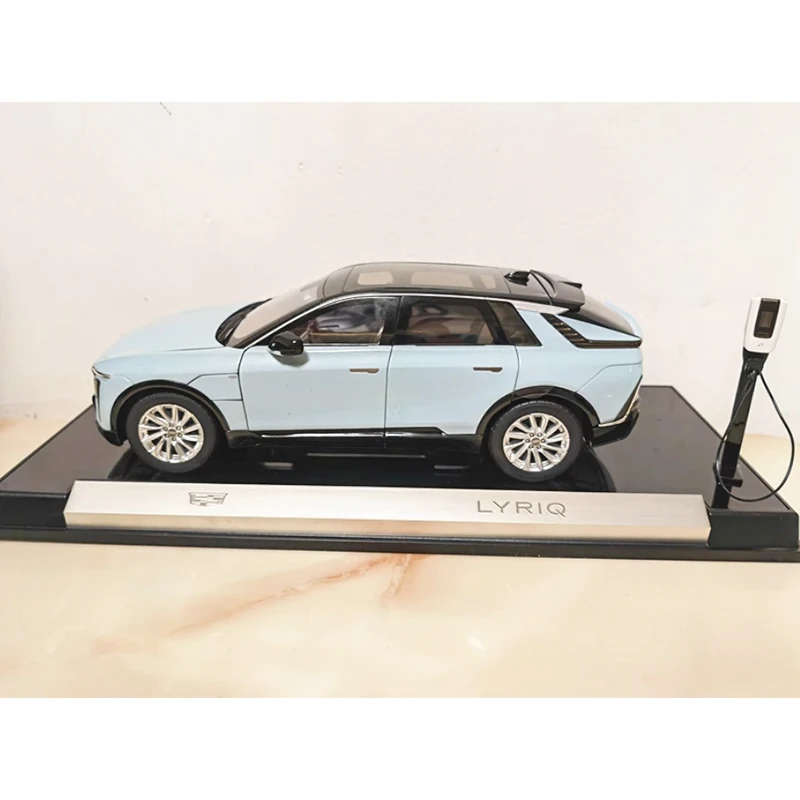 Литой под давлением масштаб 1/18 Cadi LYRIQ Pure Electric New Energy SUV, модель автомобиля из сплава, коллекция сувениров, дисплей, статические украшения, игрушка в подарок Литой под давлением масштаб 1/18 Cadi LYRIQ Pure Electric New Energy SUV, модель автомобиля из сплава, коллекция сувениров, дисплей, статические украшения, игрушка в подарок