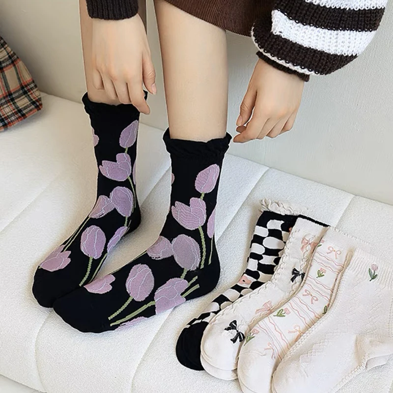 

1Pair Women Vintage Relief Socks Sweet Girls Bowknot Tulip Middle Tube Socks Ins Style Flowers Soft Moisture-wicking Socks