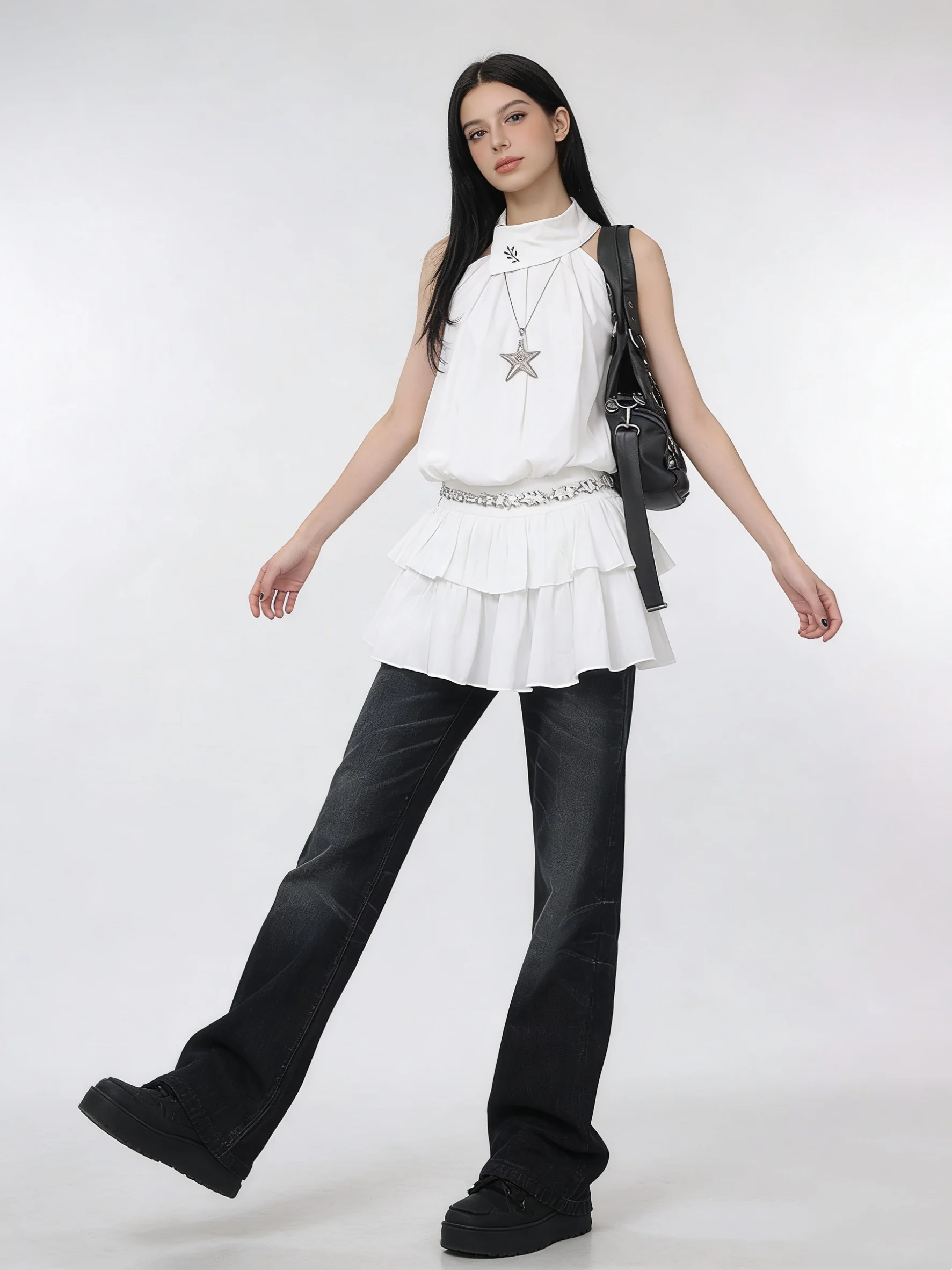 

French white sleeveless hanging neck shirt for women's summer 2026 new style temperament shirt design sense niche top