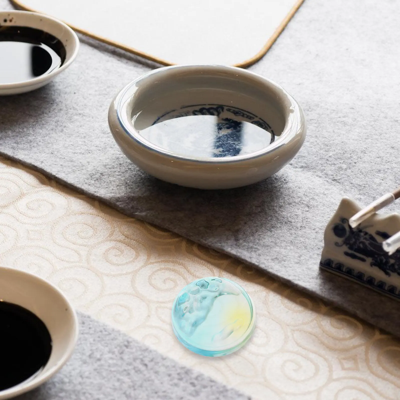 Elegant Round Glass Ink Plate Inkwell Dish Calligraphy Brush Holder Rest for Sumi Painting Chinese Calligraphy Watercolor Brush