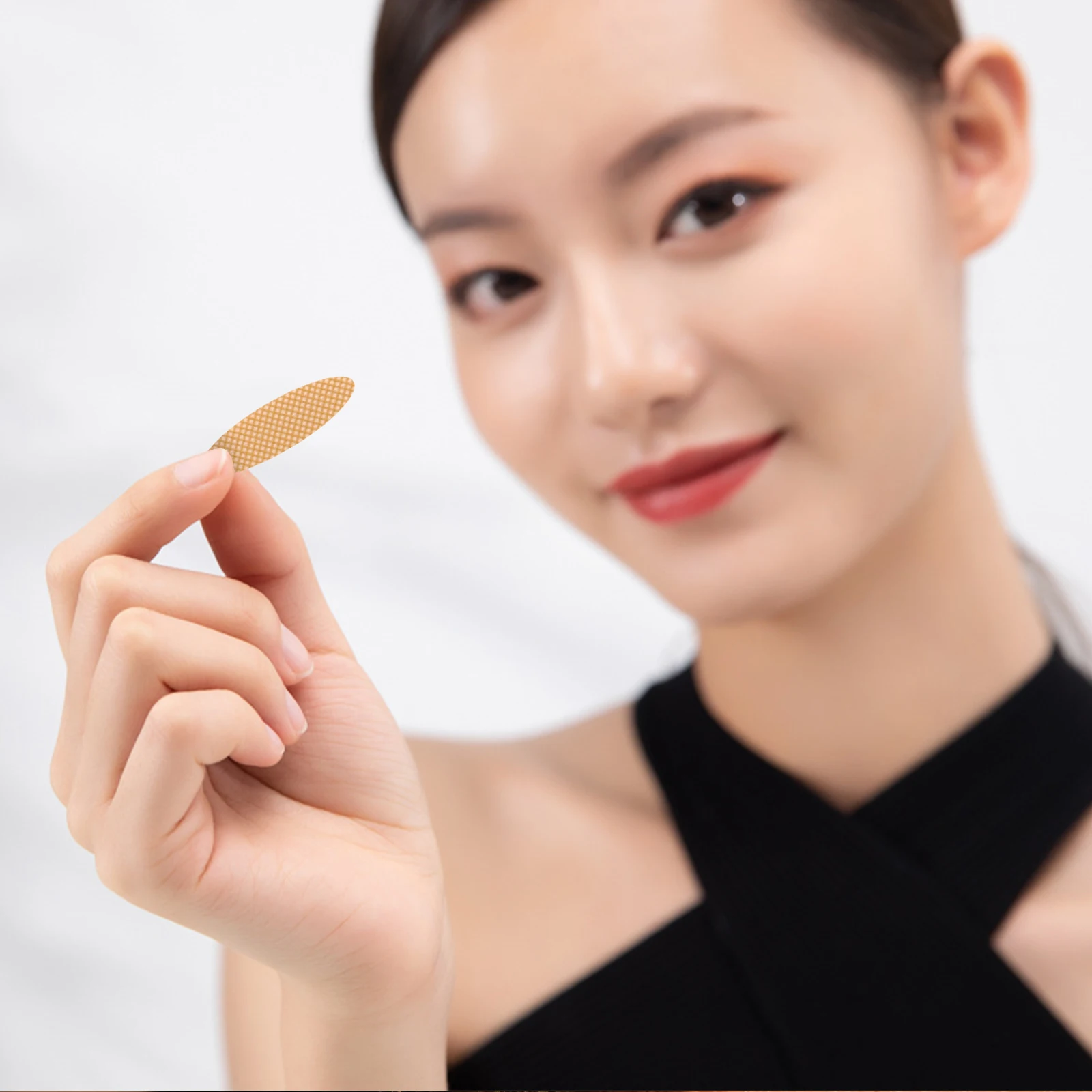 

2400 Sheets Double Eyelid Tape Invisible Lightweight Eye Lift Tape for Natural Makeup Eyelid Lifter Strips Breathable