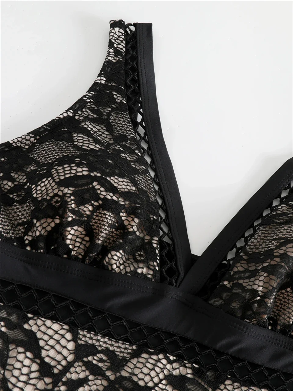 2023 Sexy Mesh Swimsuit Women One Piece Solid V-Neck Swimwear Female Sexy Bathers Bathing Suit Padded Beachwear Swimming Summer