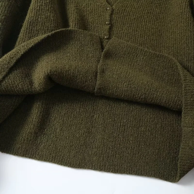 KEYANKETIAN 2024 New Launch Women Army Green Knit Top Spring Simply Single Breasted  V-Neck Loose Wool Blend Short Sweater