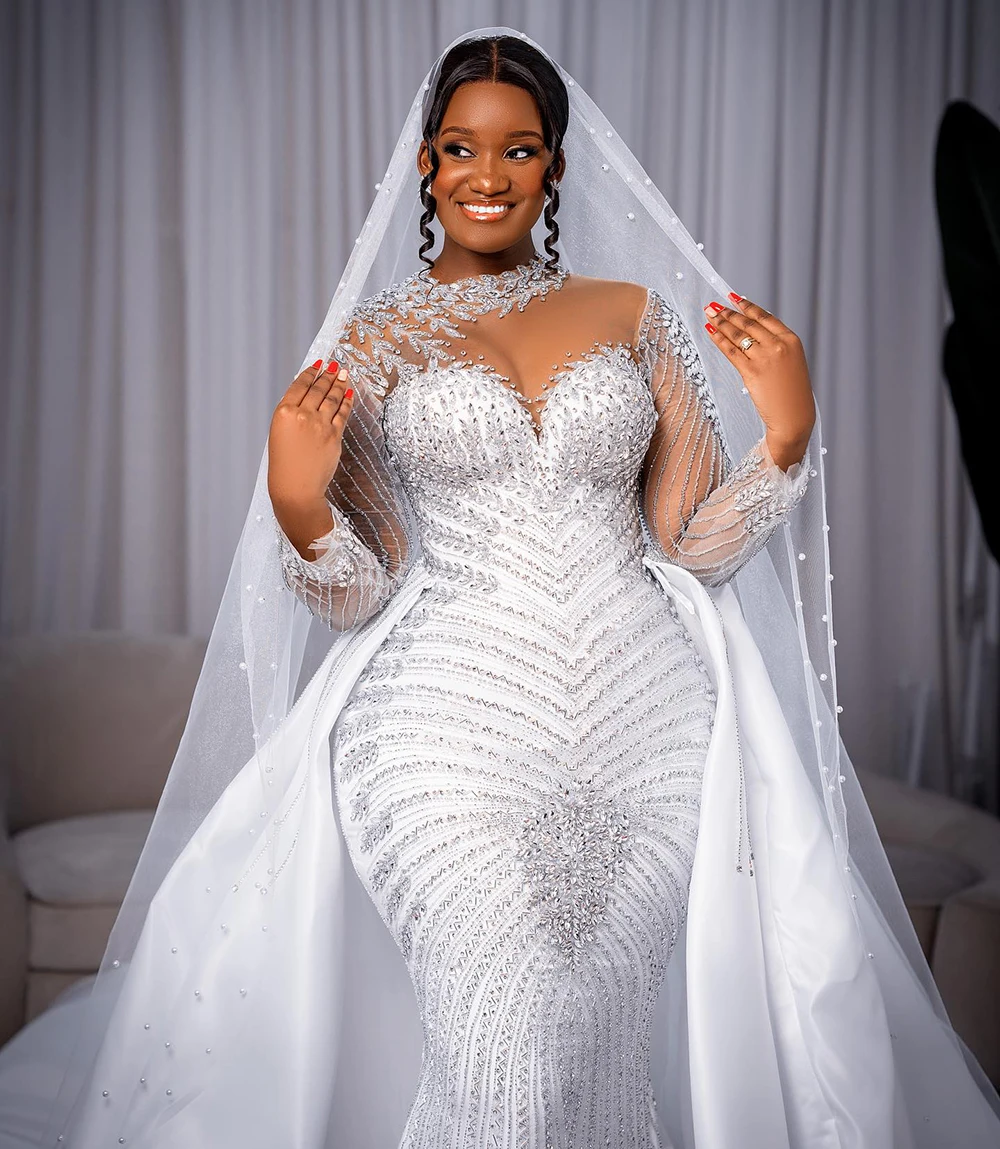 Personalizado gola alta cristais pesados contas vestido de casamento de luxo mangas compridas trem destacável vestido de noiva