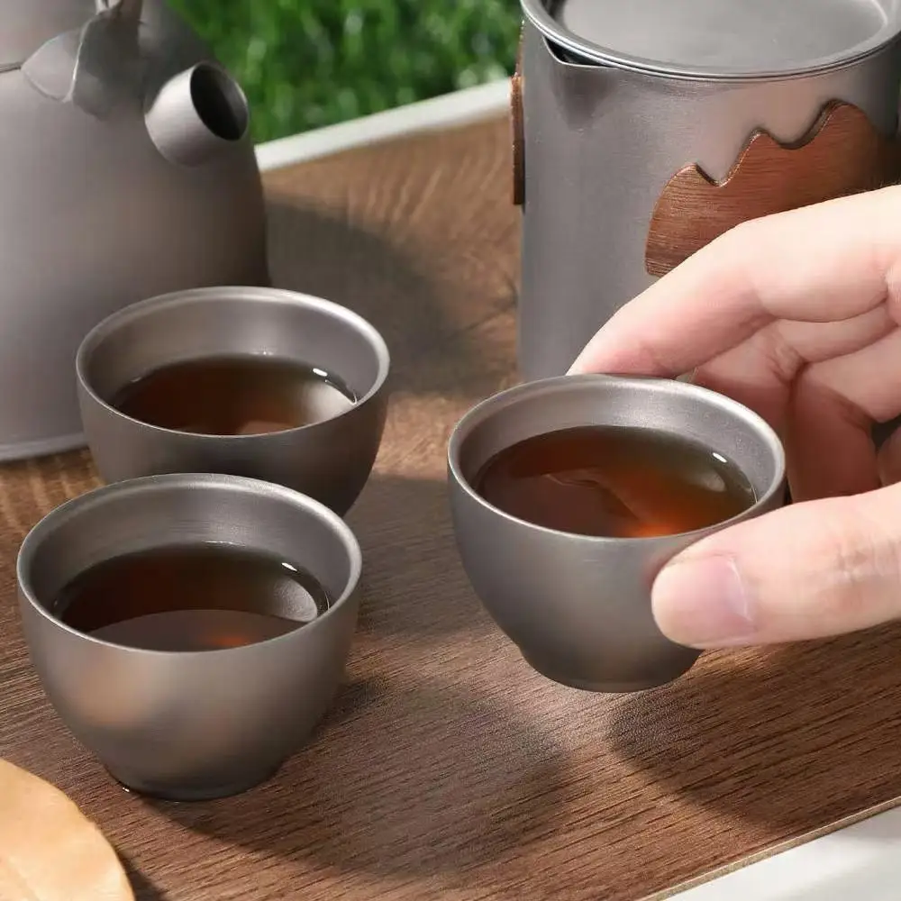 

Pure titanium outdoor double-layer small tea cups, drinking cups, small wine glasses, lightweight household tea cups