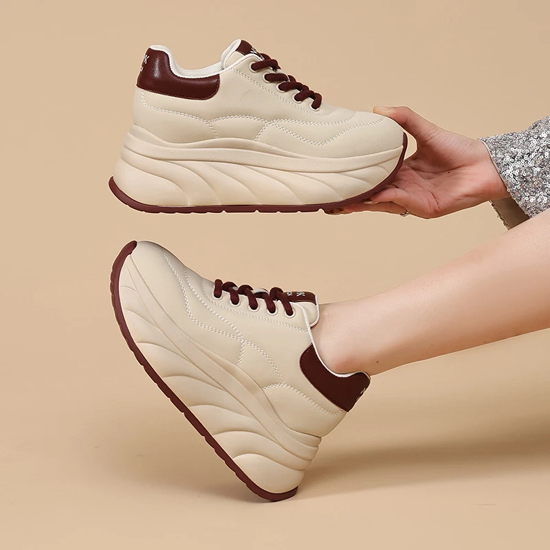 

Женские мягкие утолщенные кроссовки на платформе с увеличенной высотой, белые, осенние, новые, модные, с закрытым верхом, повседневные, на плоской подошве, для скейтбординга