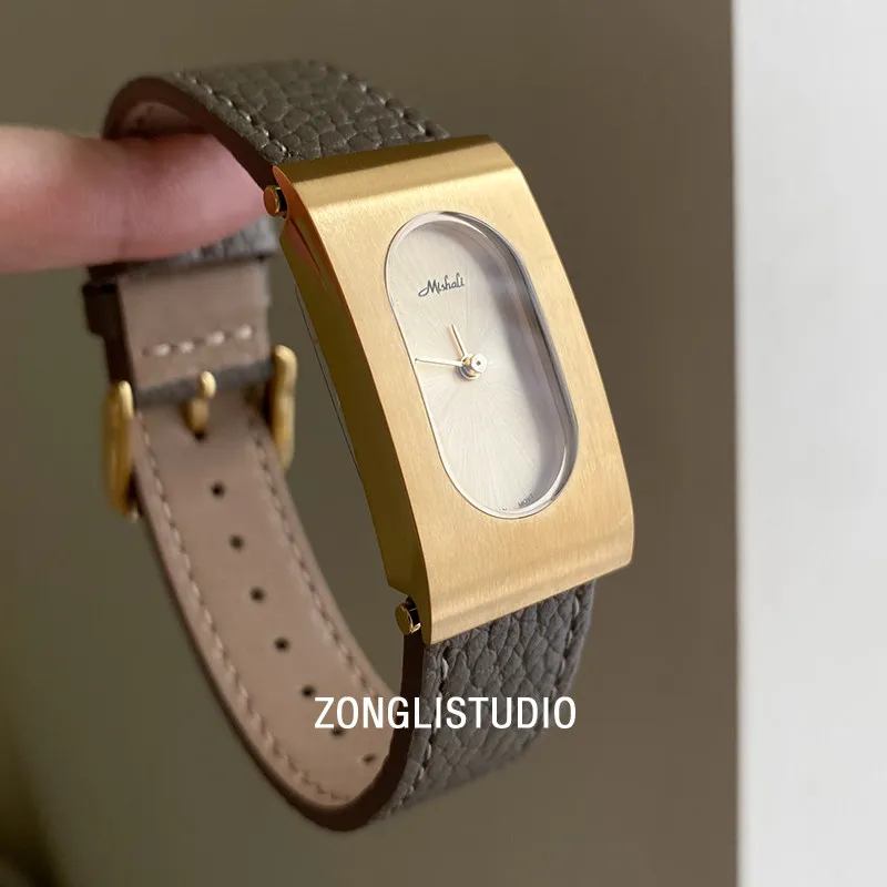 

Новые роскошные винтажные минималистичные кожаные часы, женский прямоугольный корпус из нержавеющей стали, изысканные высококачественные кварцевые часы.c