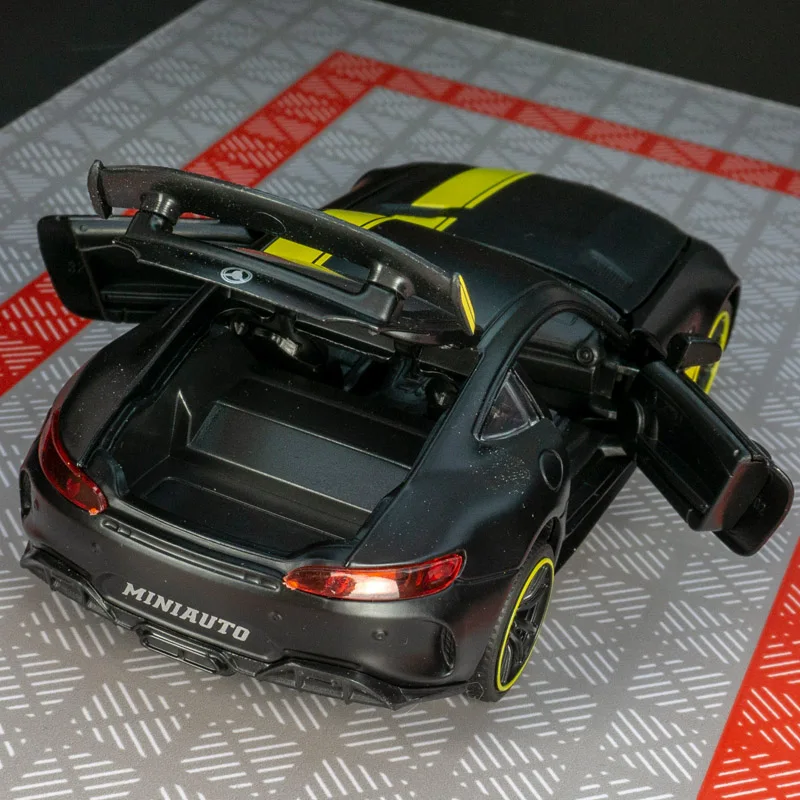 1:32 puertas de modelo de coche de aleación Mercedes Benz GT y capó de motor, el maletero se puede abrir tiene funciones de sonido y iluminación simuladas