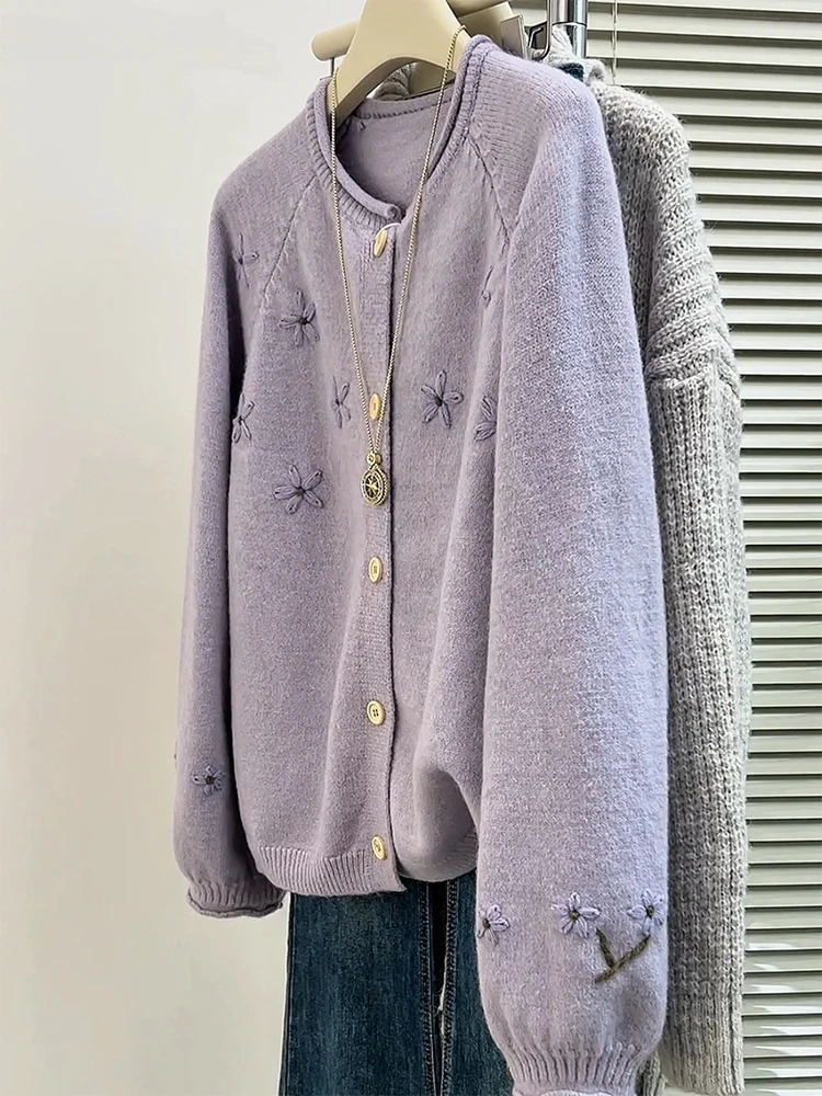 

Korean Sweet Sle Knitted Cardigan Embroidered Flower Oversized Faionable Versatile Anti-Aging Top for Women Winter 2025