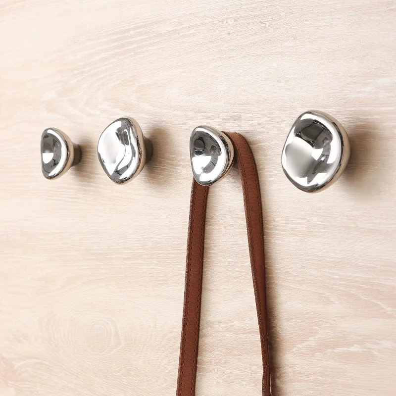 

2-piece European Ceramic Hooks Creative Geometric Silver Decoration Living Room Entrance Ceramic Coat Hooks No Drilling Required