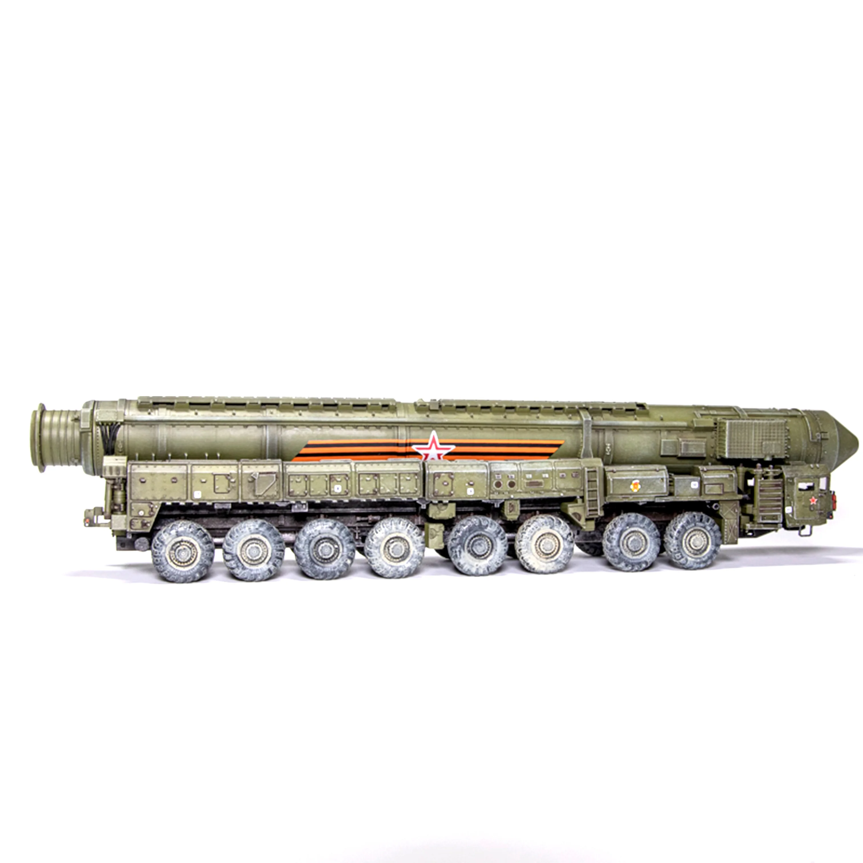 

1:72 AM Русская межконтинентальная баллистическая ракета RT-2PM2 ТОПОЛ-М (2 подарка солдата) статическая готовая модель