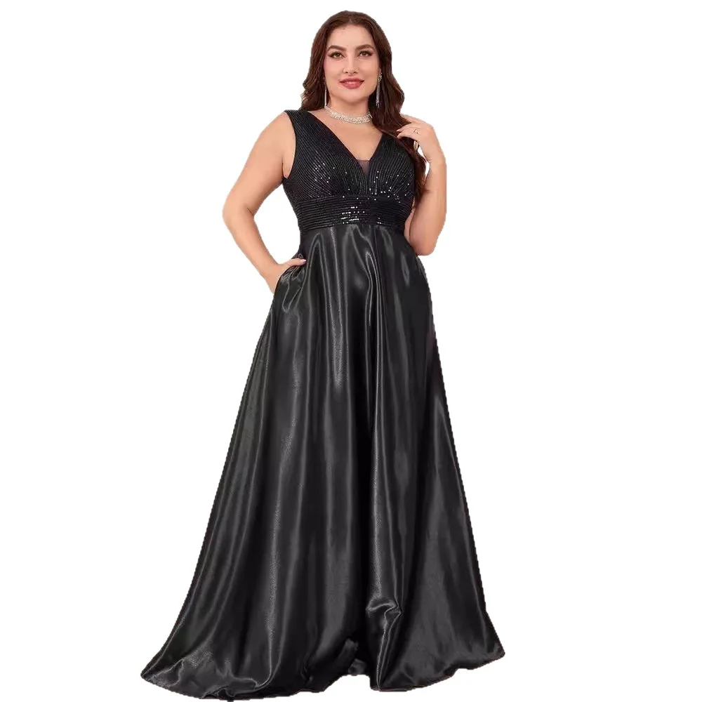 Abito lungo da sera taglie forti nero con scollo a V, senza maniche, interamente ricoperto di paillettes, in raso lucido, con vita impero e linea ad A, per la madre della sposa