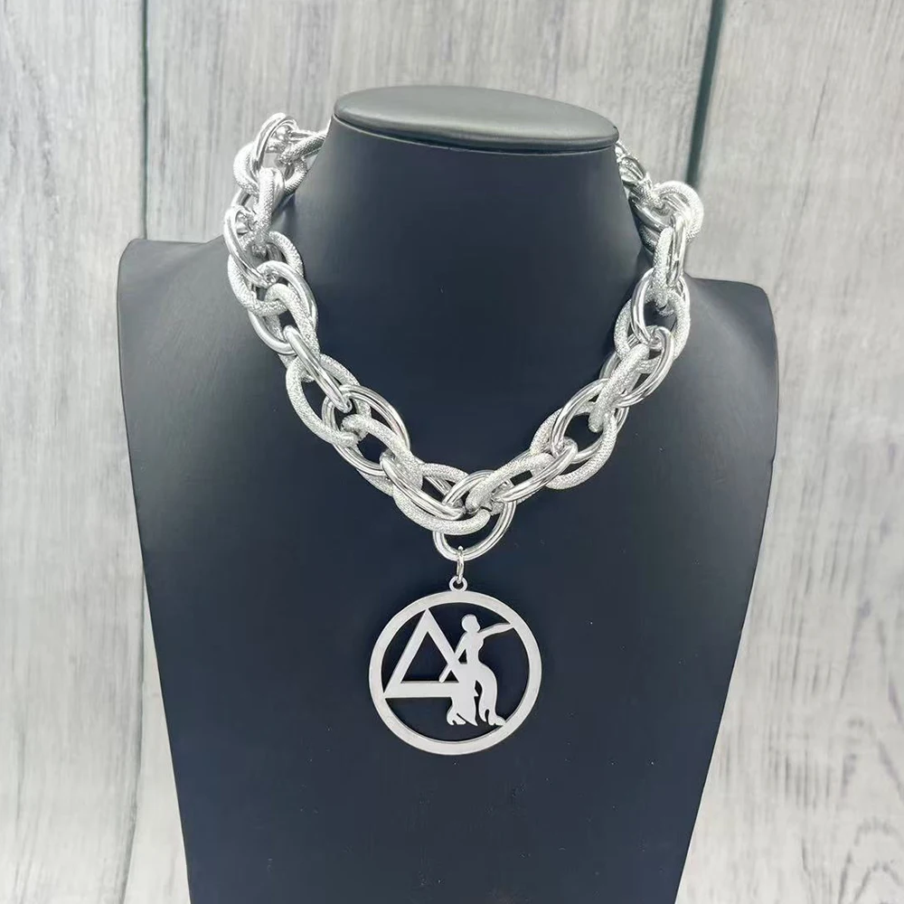 2025 تصميم جديد نادي نسائي مخصص الأخوات حفلة هدية دلتا اليونانية شعار قلادة قلادة