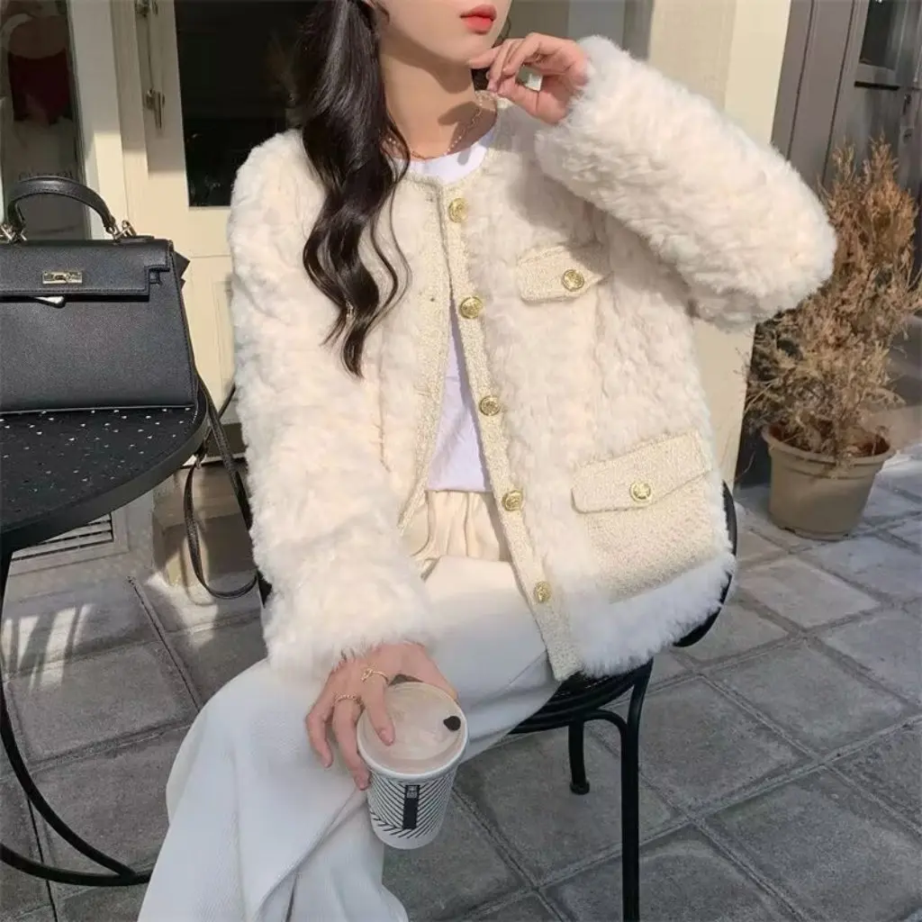 

Women's Thickened Small Fragrant Lamb Wool Outwear Plush Loose Top Trendy Outerwear for Autumn Winter Versatile Ins Style