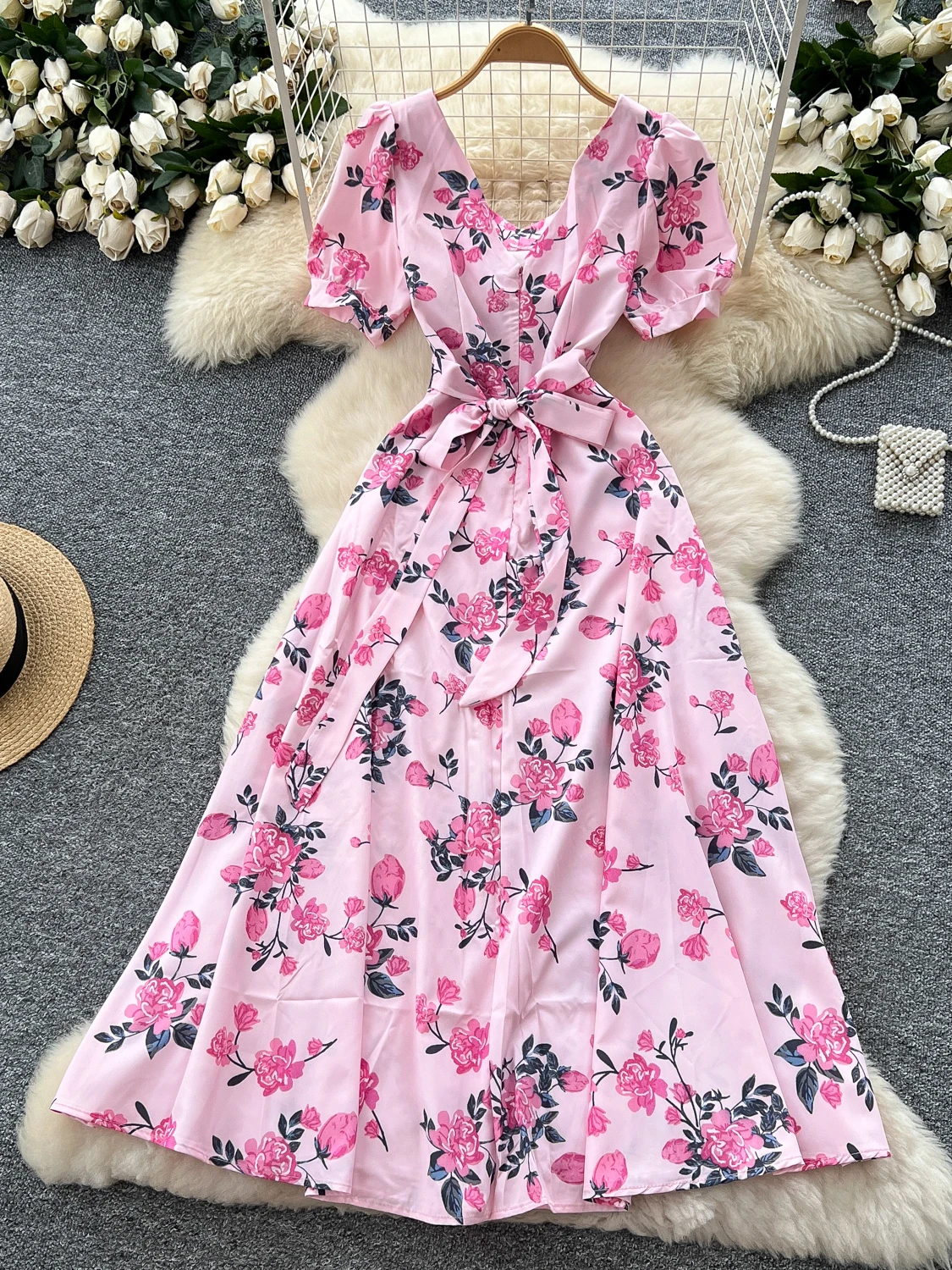 ชุดเดรสลายดอกไม้สำหรับฤดูร้อน ทรงเอวสูง แขนพอง คอเหลี่ยม สไตล์เกาหลี เหมาะสำหรับวันหยุดและใส่ทำงาน