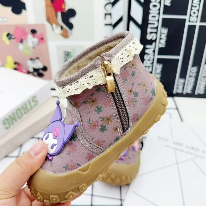 

Kuromi аниме Kawaii Sanrio, милая мягкая обувь с подвеской, милые детские кожаные ботинки принцессы с героями мультфильмов, подарки на день рождения для детей