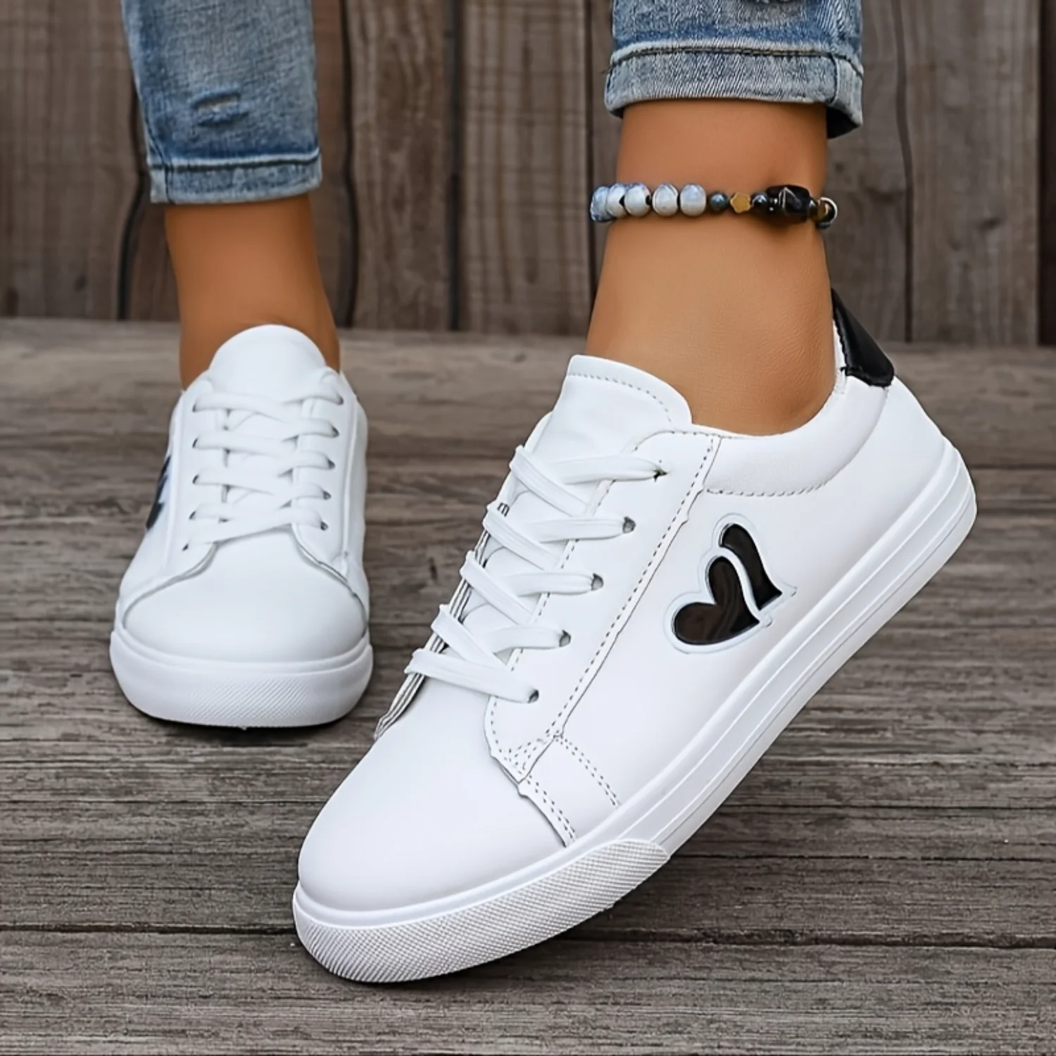 Heart Pattern Skate Shoes, All-Match Stylish Low Top Flat Sneakers, Casual Outdoor Walking Shoes