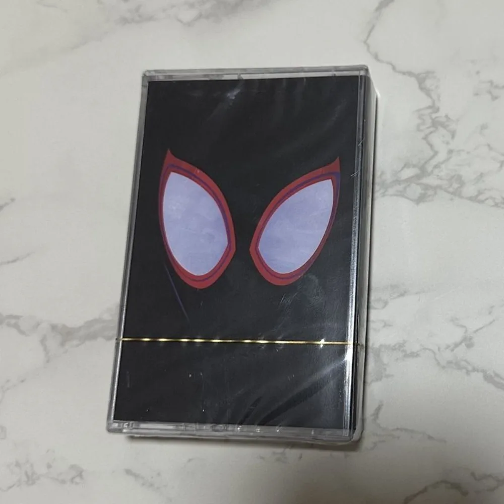 

Абсолютно новая запечатанная кассета: винтажный аудиоколлекционный предмет с хип-хоп и современными кинозафонами