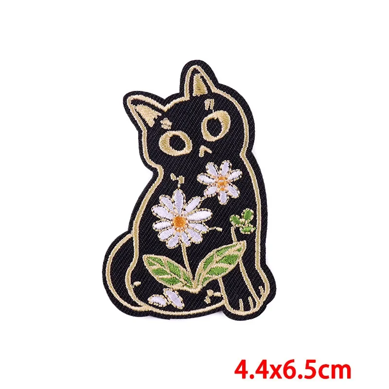 50Pcs Bulk Embroidered Patches for Clothes Cartoon Cats Clothing Stickers Sewing Iron On Patch Thermal Adhesive Applique Fusible