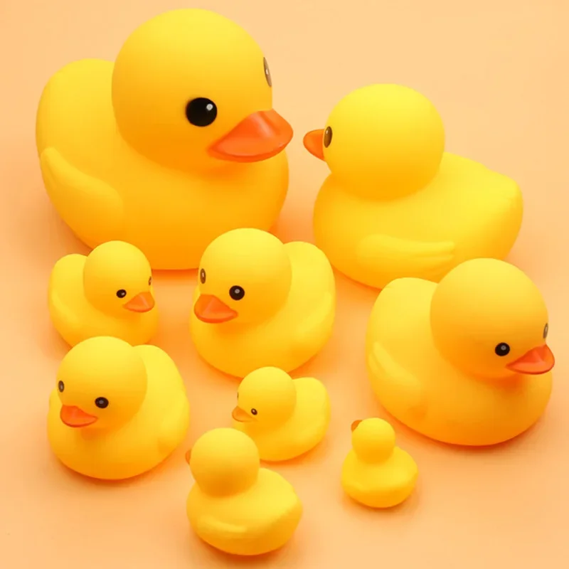 Pato amarillo pequeño para bebé, juguetes de baño de goma para apretar, BB, juguete divertido de agua, carrera clásica, juguetes chirriantes para