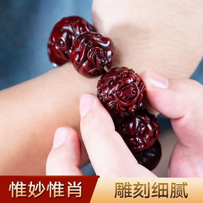 Gelang kayu cendana merah Lobular alami gelang manik-manik Buddha yang dibawa dengan tangan gelang manik-manik Transfer tahun kehidupan pria