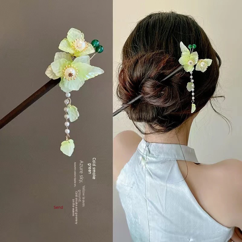 

Simple national style wooden hairpin women's new Chinese daily disc hair hairpin ancient Hanfu fringed step hairpin headdress