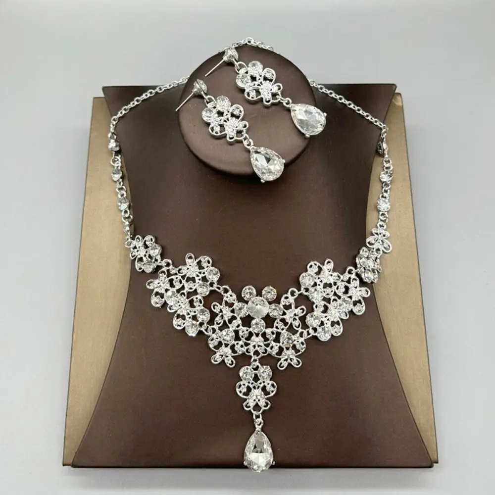 أزياء المبالغة حجر الراين مجموعة مجوهرات كريستال رائعة أقراط قلادة مجموعة فاخرة مشرقة المرأة مجوهرات الطرف