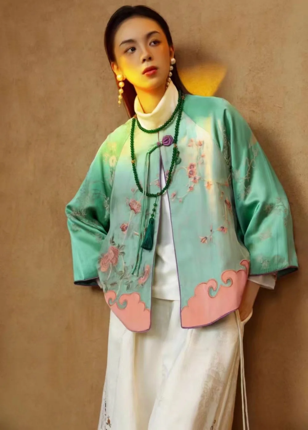 New Chinese style Cardigan coats Green rayon jacquard Buckle buckle loose national style embroidery spring tops