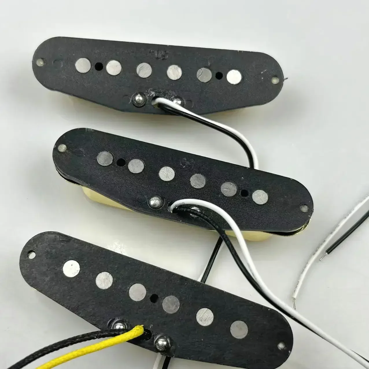 boutique-bo-hong-vente-flash-micros-de-guitare-a-bobine-simple-avec-couvercle-en-metal-dore-alnico-5-accessoires-de-guitare-1-ensemble-pour-guitare-a-6-cordes