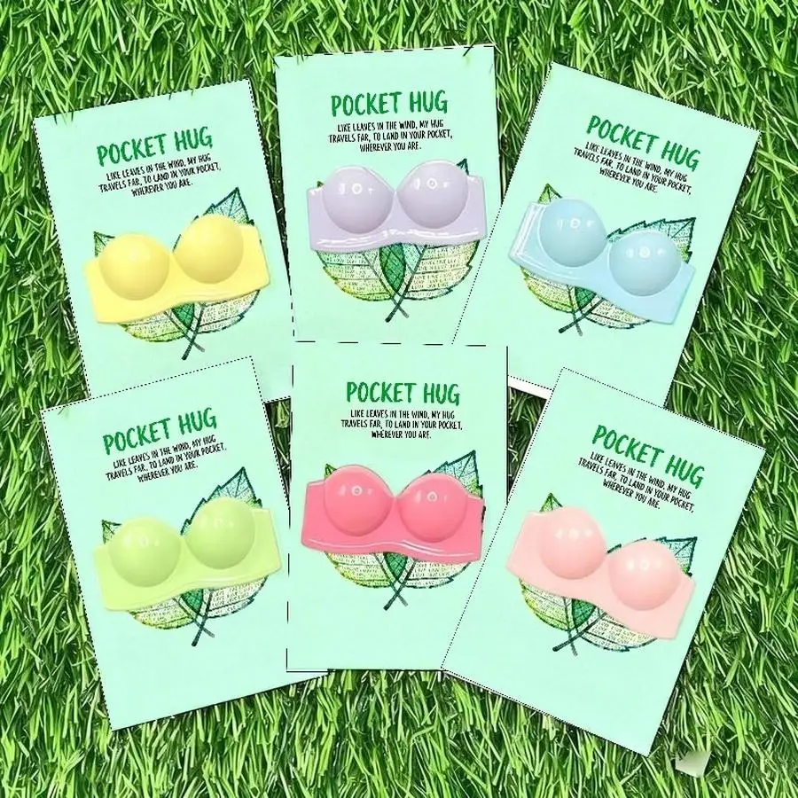 1/5/10/20/50/100pcs Cute A good friend is like a bra Novel bra pocket hug gift card set, synthetic resin, unique encouragement c