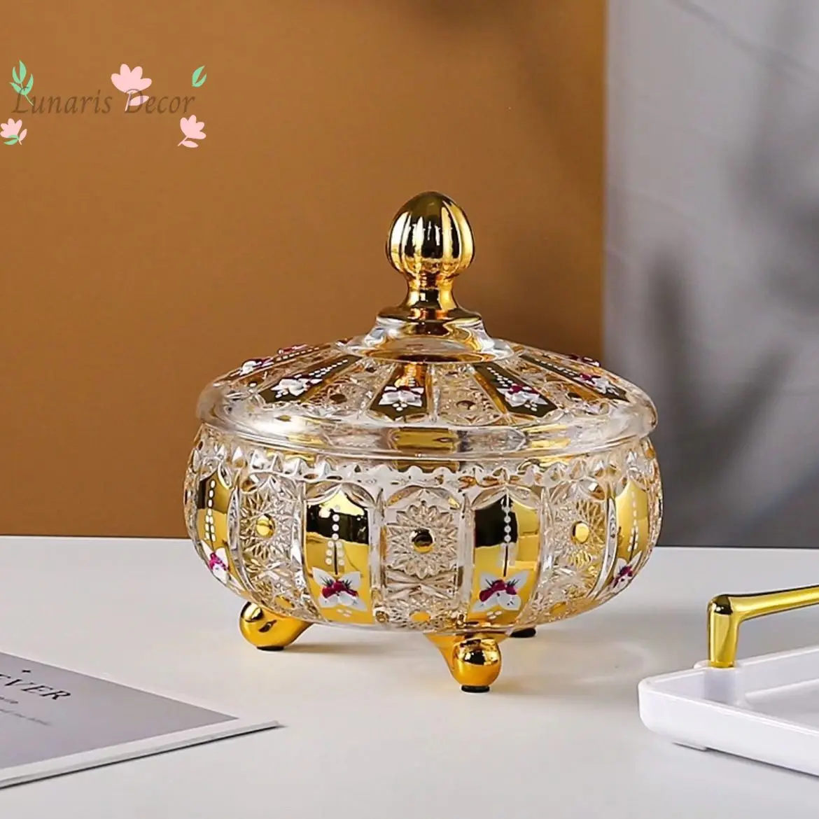 Gold-plated sunflower wavy lace large fruit bucket table decal fruit plate engraved tripod light luxury style